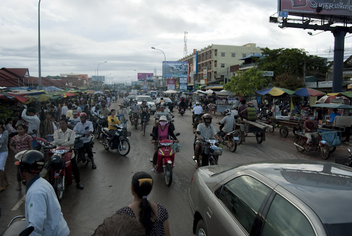 Siem Reap street past the market