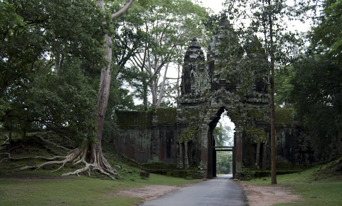 Angkor Thom north gate, inside